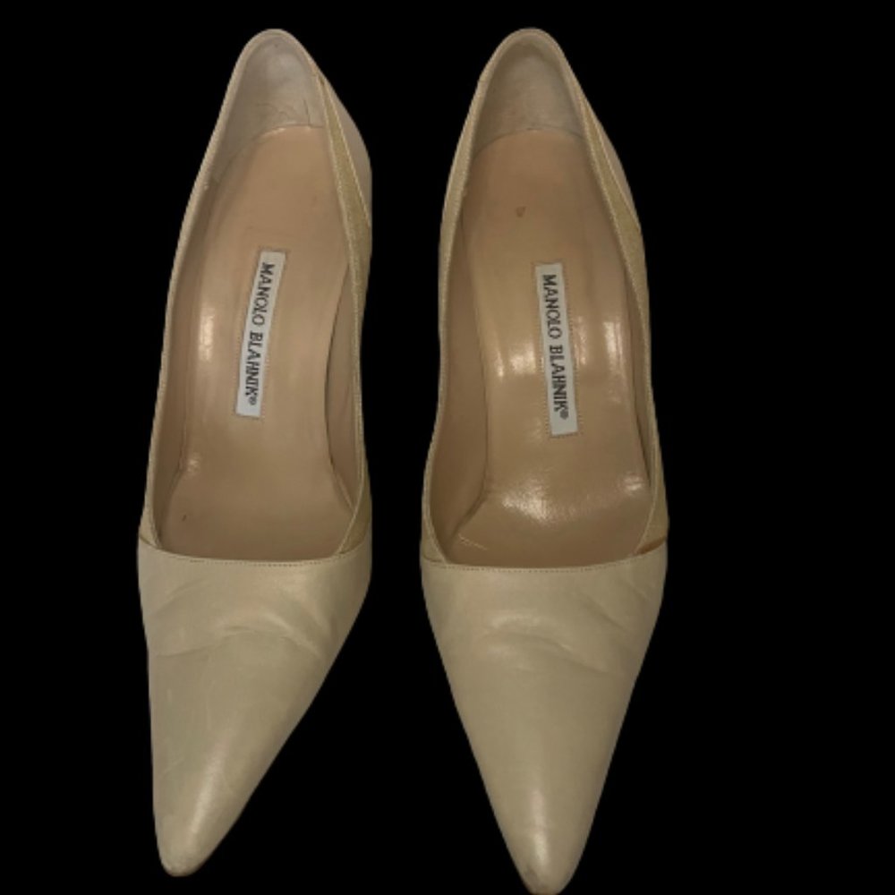 Manolo Blahnik Tan Hells